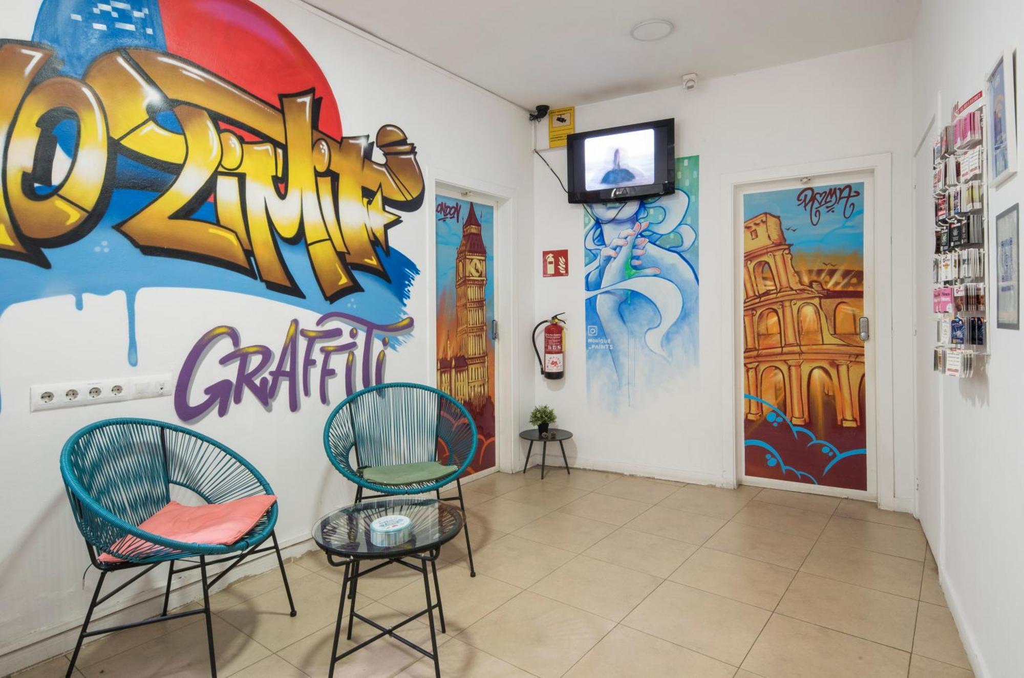 No Limit Hostel Graffiti — Photos 3